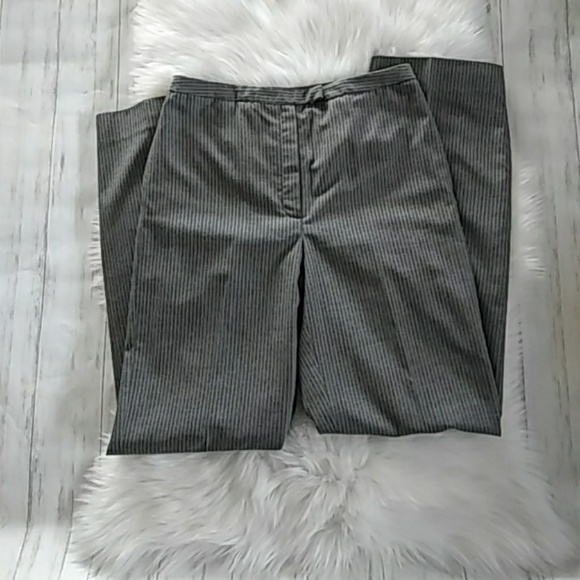 Tahari by ASL Pinstripe Jacket Pants Set Size 6. - Picture 6 of 8